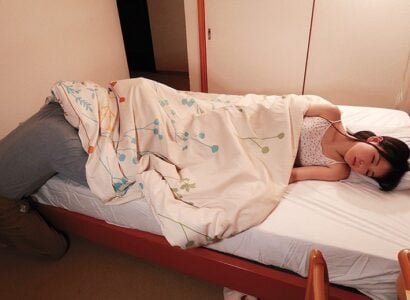 Rủ chịch em gái dậy thì có hàng ngon