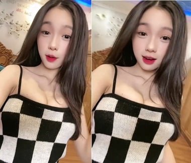 Chịch một em hot girl mặc áo caro trong phòng tắm