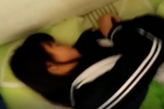 Chọc phá đồng học khi phát hiện không có ai ở nhà