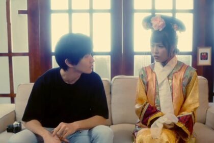 Cô gái xinh đẹp Hoàng Châu Cách Cách thả rông với anh thợ ảnh