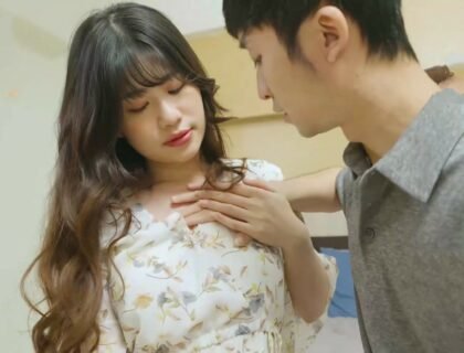 Mối tình bí mật với người dì xinh đẹp Li Yunxi