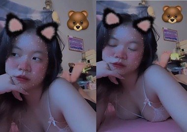 Quỳnh Trang là ngôi sao nổi tiếng với hình ảnh sexy và gợi cảm